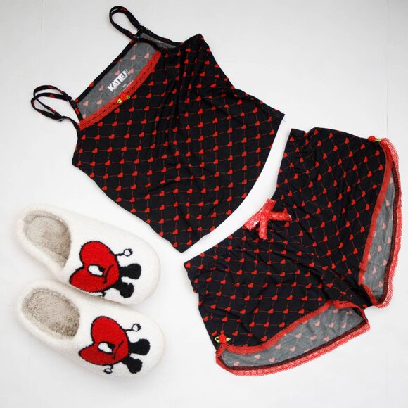 NEW - Red & Black Hearts Lounge Set - Picture 1 of 2